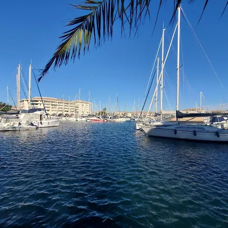 公寓 Port 1er Etage De Vue Sur Mer, 8-9 Pe Fréjus
