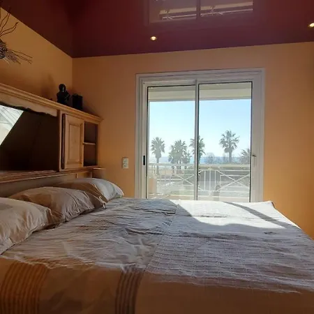 Appartement Port 1er Etage De Vue Sur Mer, 8-9 Pe *