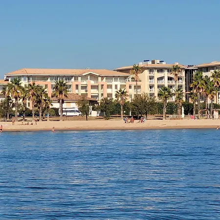 Port 1er Etage De Vue Sur Mer, 8-9 Pe