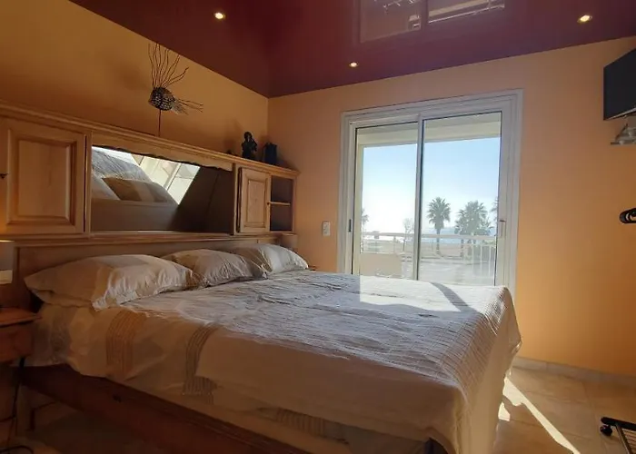 Port 1er Etage De Vue Sur Mer, 8-9 Pe Apartamento Fréjus